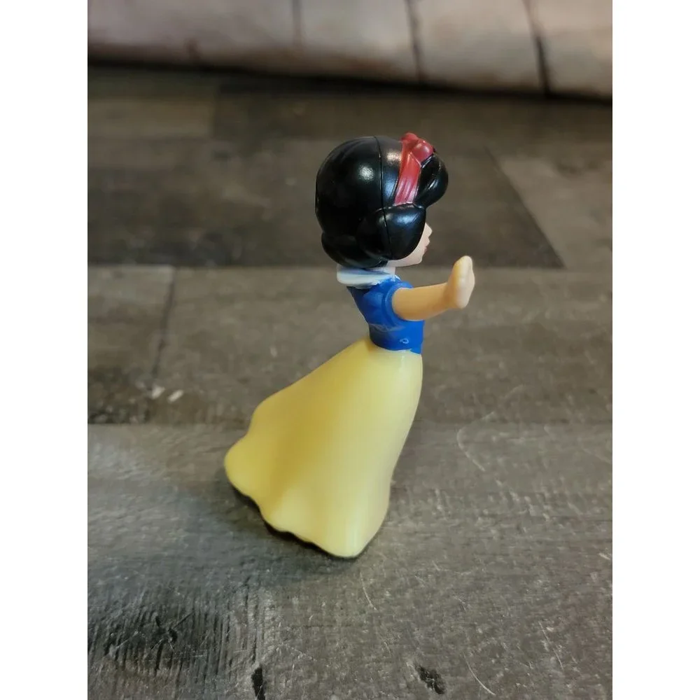 2020‎ McDonalds Snow White princess Disney Pixar toy figure